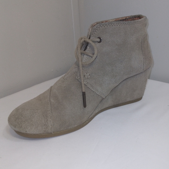 Tom's Desert Tan Genuine Suede Wedge Ankle Bootie Size 8.5 - Picture 10 of 17
